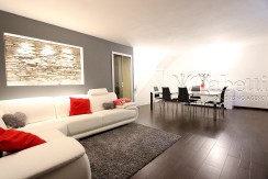 Splendido appartamento con giardino privato Splendido appartamento con giardino privato